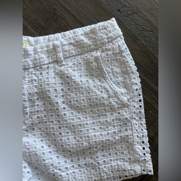 Khakis by GAP The City Short, size 10. - Picture 3 of 8